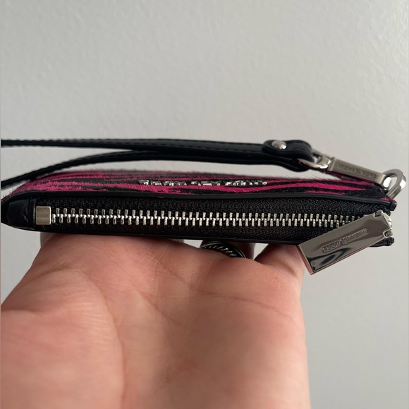 Michael Kors Zebra Print Wallet Like New - Picture 4 of 8